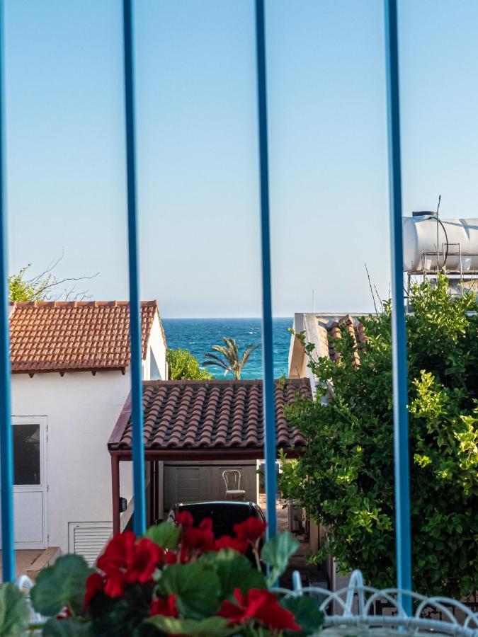 Greek Island Style 2 Bedroom Villa With Pool Next To The Sea Lárnaca Exterior foto