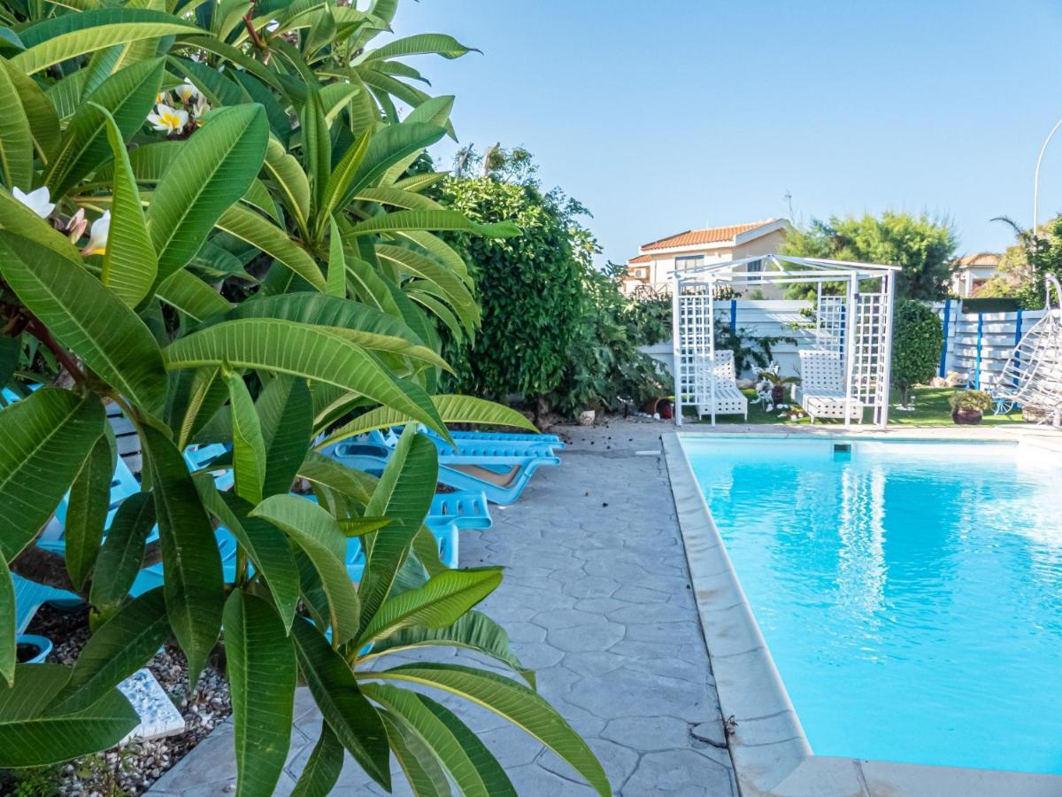 Greek Island Style 2 Bedroom Villa With Pool Next To The Sea Lárnaca Exterior foto