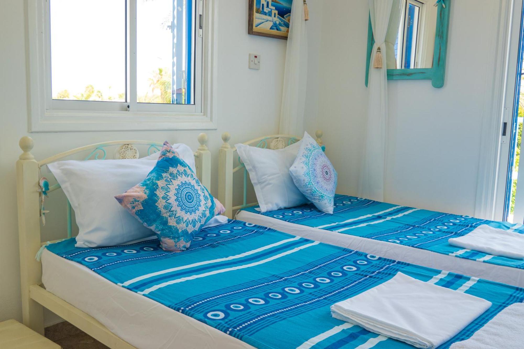 Greek Island Style 2 Bedroom Villa With Pool Next To The Sea Lárnaca Exterior foto